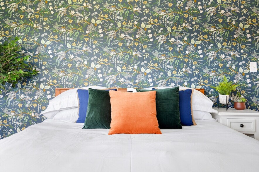 Building Photo - 30 W Burlington Ave