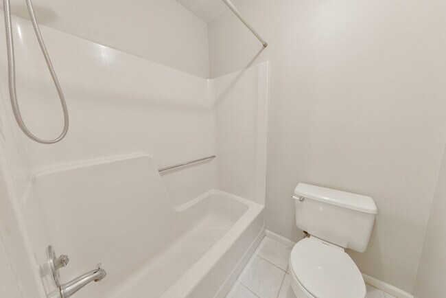 Building Photo - 2980 Hembree Rd NE