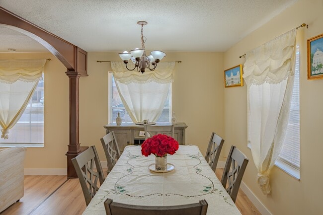 Building Photo - 6203 Tebbetts Dr