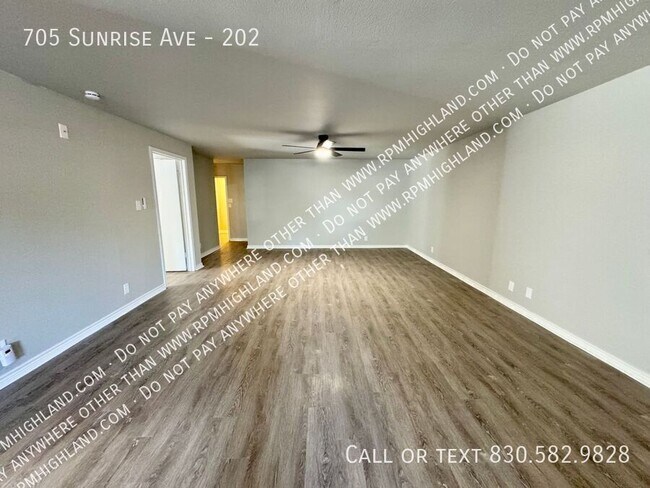 Building Photo - 705 Sunrise Ave