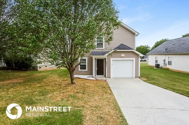 Building Photo - 4941 Hawfield St