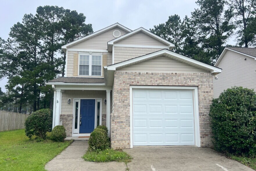 Primary Photo - 1032 Lake Norman Ln