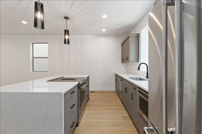 Building Photo - Modern, New 3-Story Boise Bench Townhome with Garage in a Prime Location