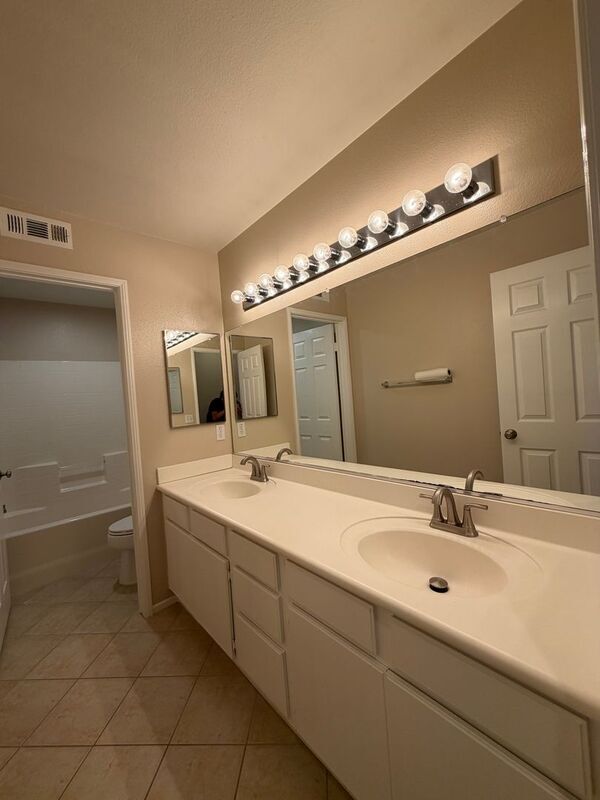 Building Photo - 41019 Promenade Chardonnay Hls