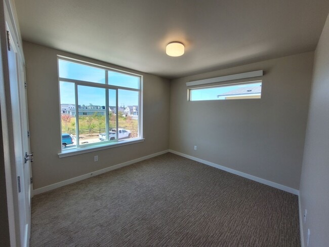 Building Photo - Beautiful Home in North Bellingham