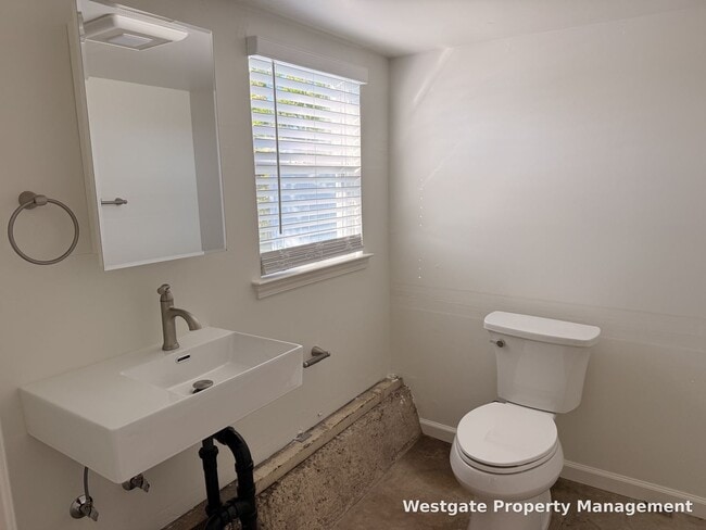 Building Photo - 1346 Skillman Ln