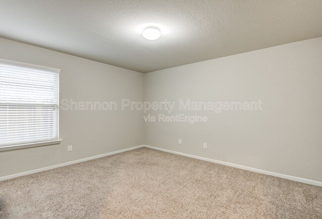 Building Photo - 8002 Carillon Way