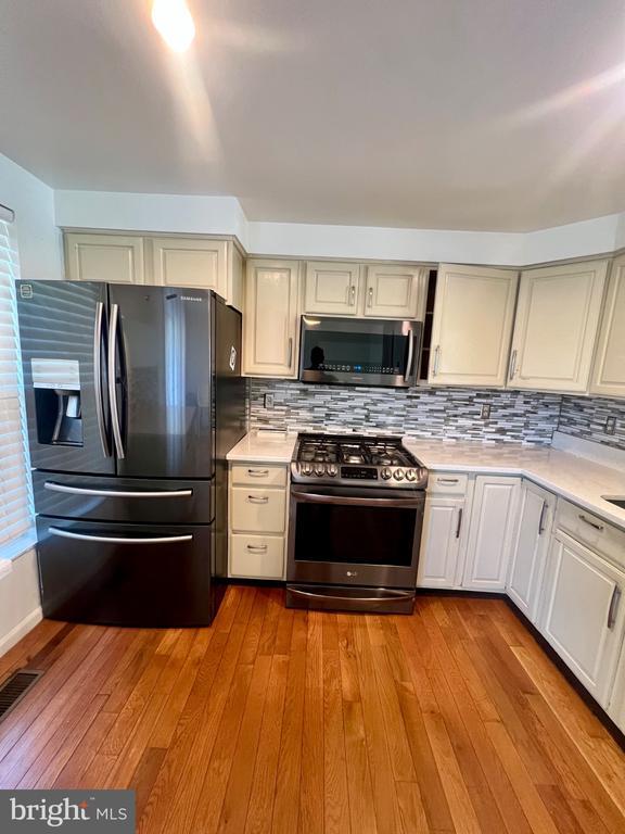 Building Photo - 16851 Toms River Loop