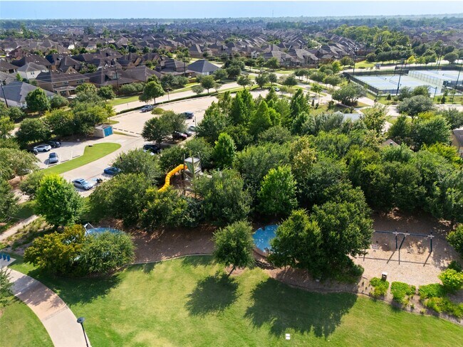Building Photo - 10722 Hidden Rock Dr