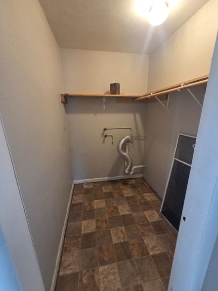 Building Photo - 2257 Benninghofen Ave