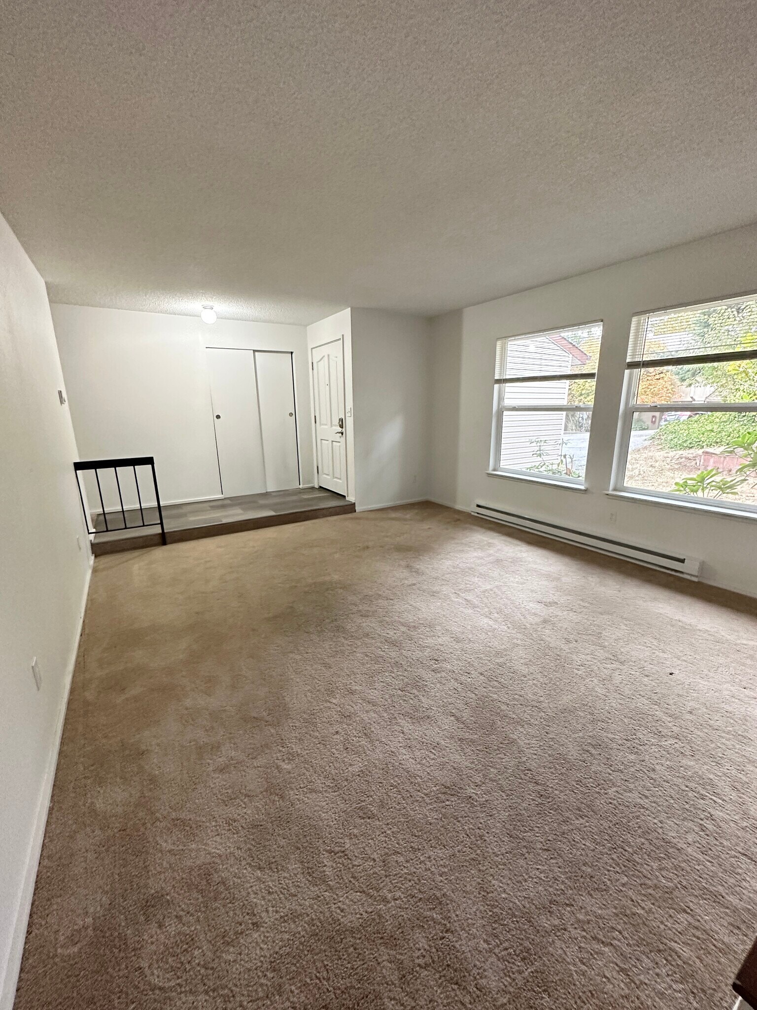 Living Room - 3031 Bridgeport Way W