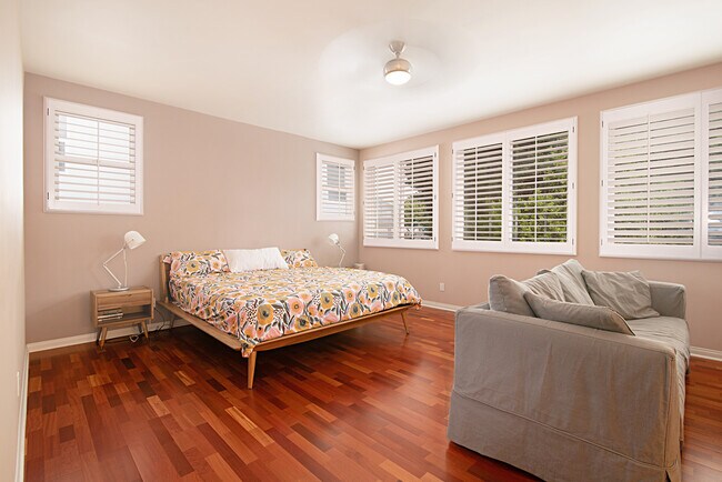 Building Photo - 14061 Mercado Dr