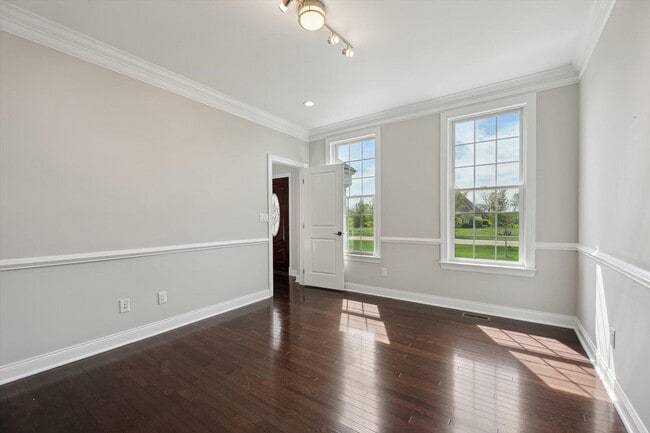 Building Photo - 1840 Tapadera Dr