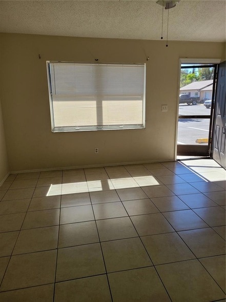 Building Photo - 1307 54th Ave E