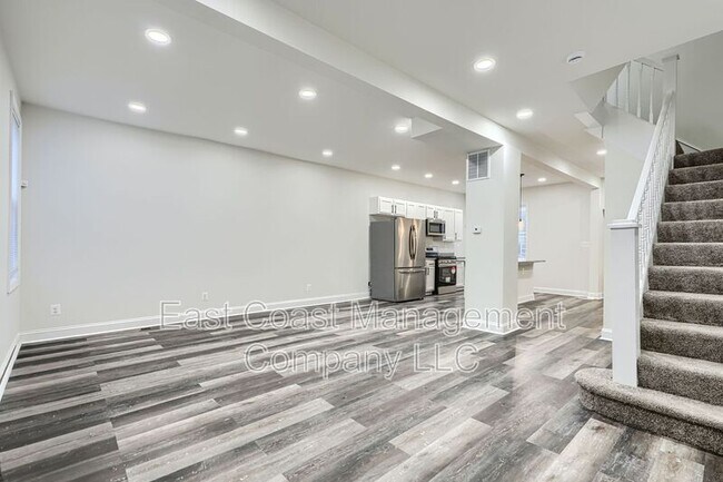 Building Photo - 518 Normandy Ave