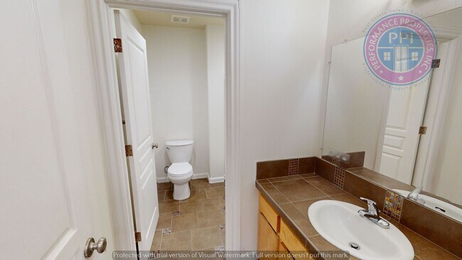 Building Photo - Stylish Condo Close To Nike & Intel - Pet Negotiable w/Pet Rent