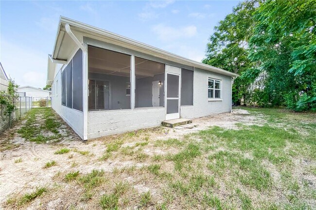 Building Photo - 7525 Foxbloom Dr