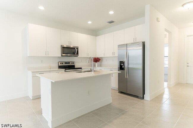 Building Photo - 5554 Cassidy Ln