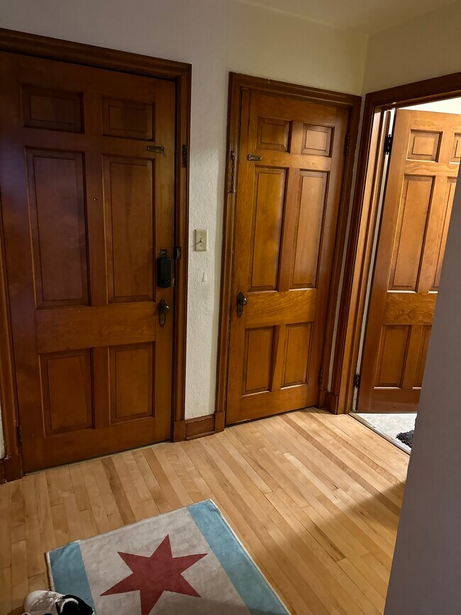 Building Photo - 803 Young St