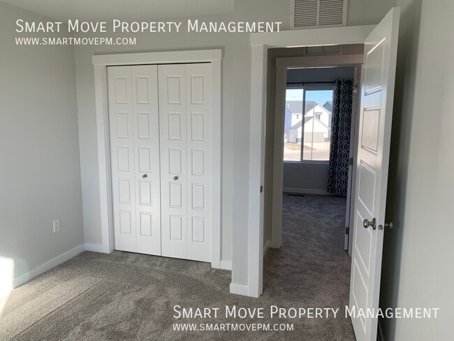 Building Photo - 3553 W Newland St