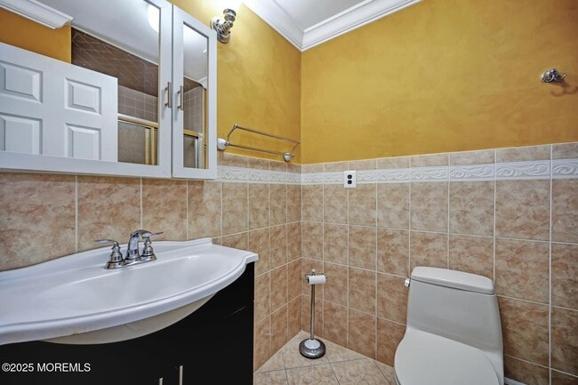 Building Photo - 236 Medford Ct