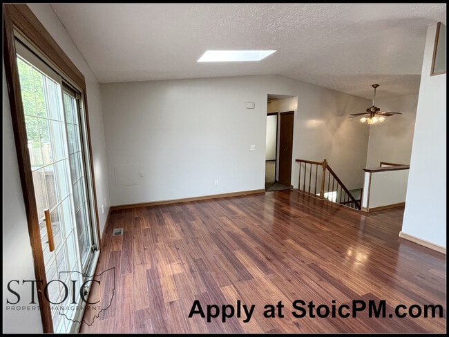 Building Photo - 3169 Earlington Ln