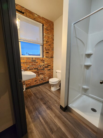 Building Photo - 618 Saint Joseph St