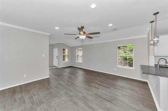 Building Photo - 2201 Sweetwood Dr