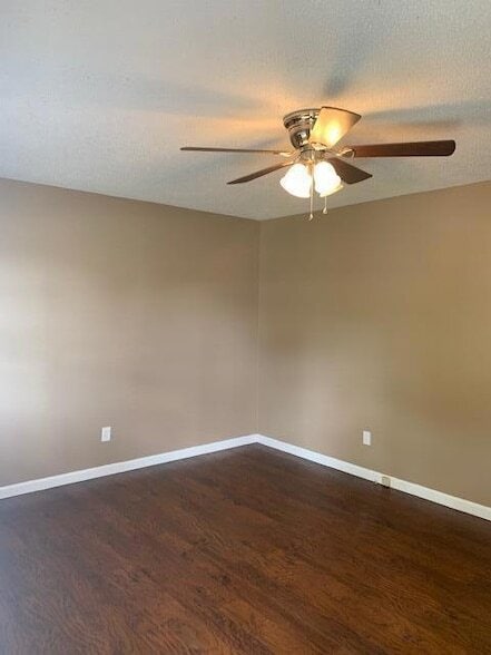 Building Photo - 4995 Gold Pointe Dr