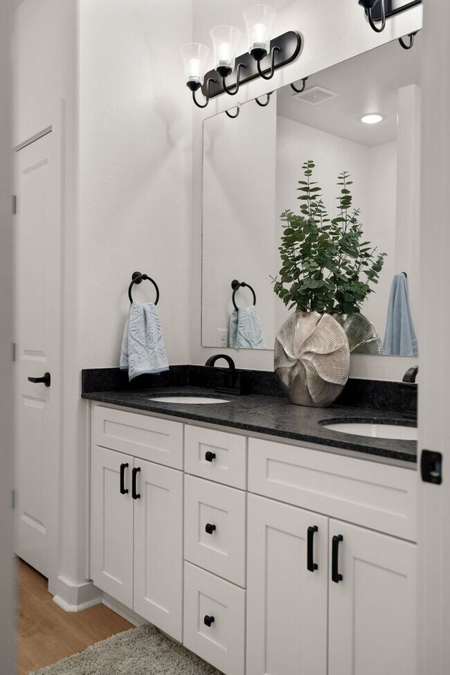 Building Photo - 3 BEDROOM DUPLEXES IN CHAFFEE CROSSING!