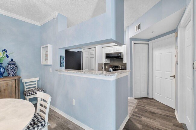 Building Photo - 2205 Tuscany Way