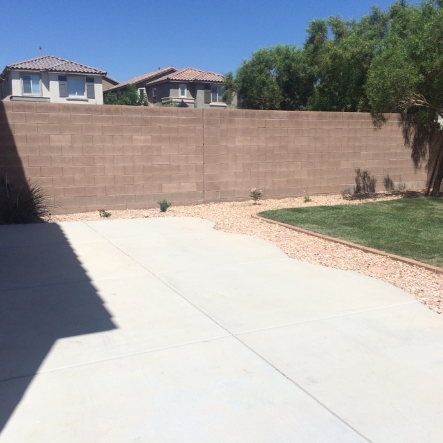 Building Photo - Large 4 bedroom home!  A must see!
