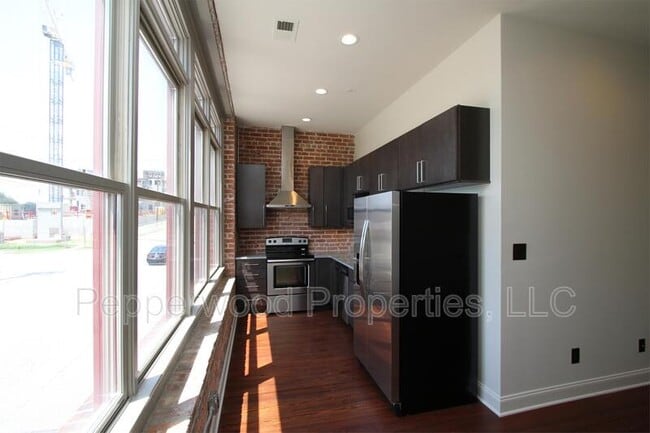 Building Photo - 149 S Daniel Morgan Ave