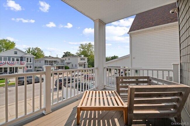 Building Photo - 545 E Fulton St