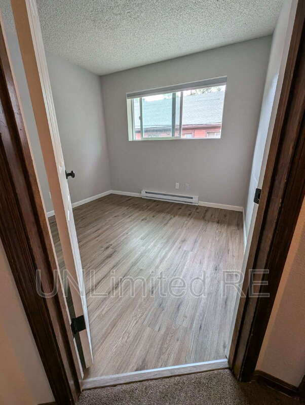 Building Photo - 319 N Park St