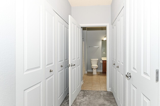 Building Photo - 4130 S Lake Dr