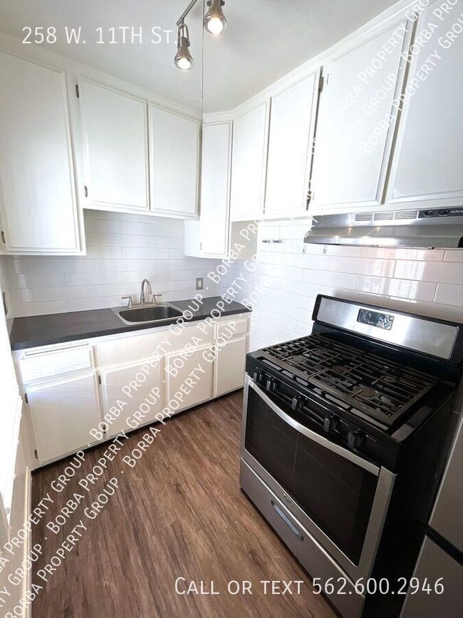 Primary Photo - 258 W 11th St