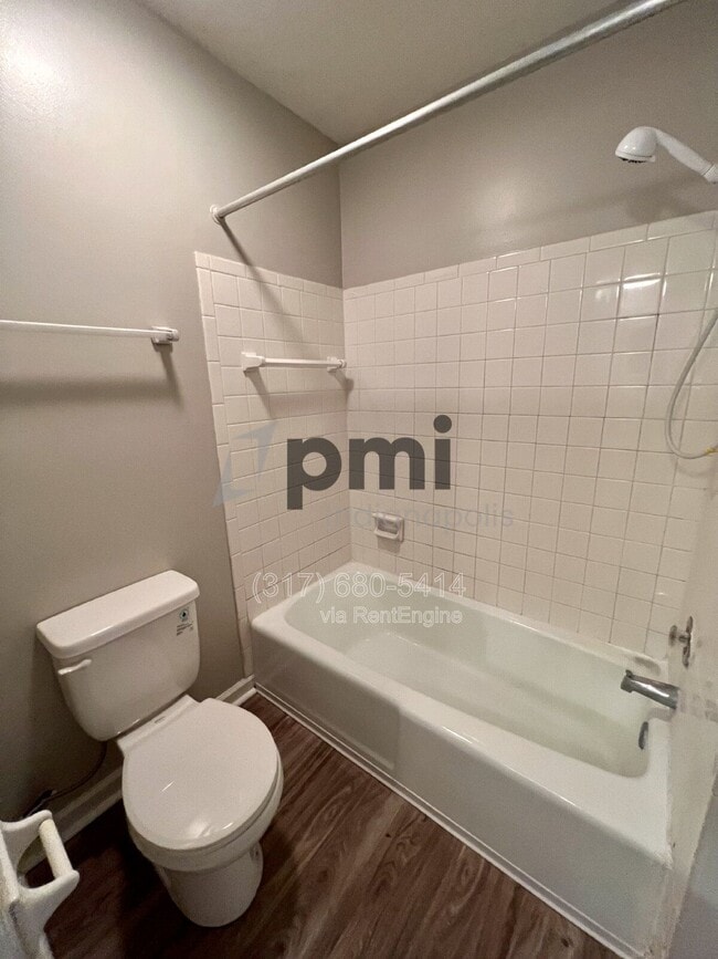Interior Photo - Ashton Park