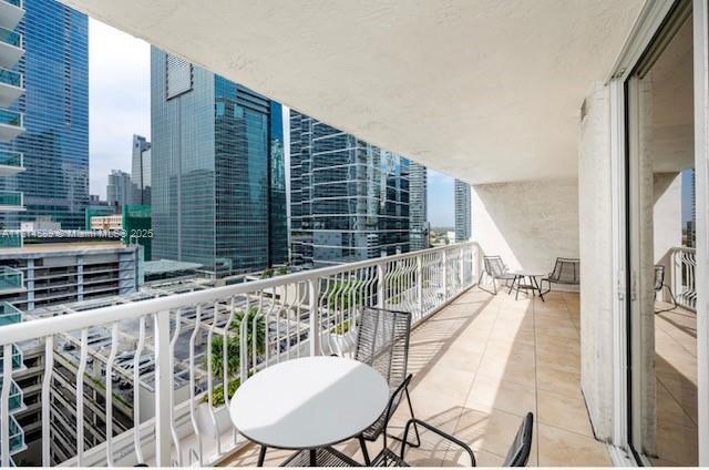 Building Photo - 1200 Brickell Bay Dr