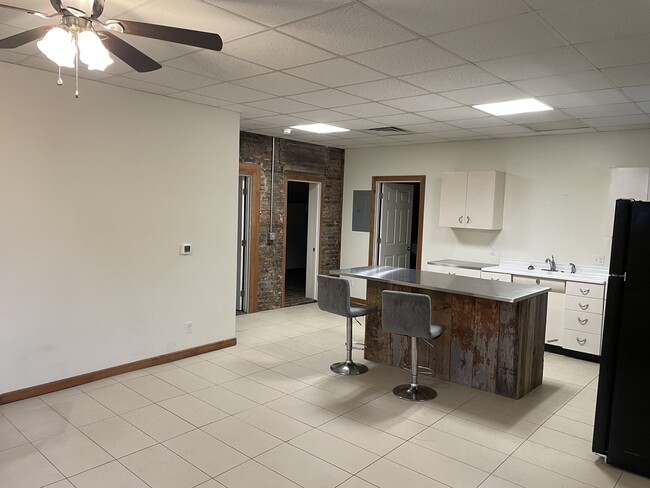 Building Photo - 514 Loras Blvd