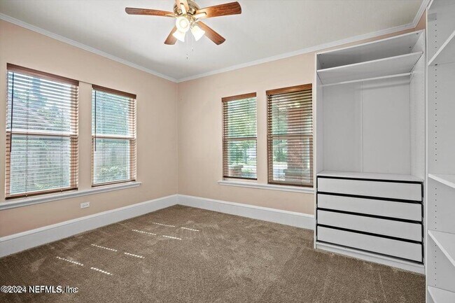 Building Photo - 4544 Royal Ave