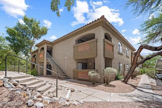 Primary Photo - 5751 N Kolb Rd