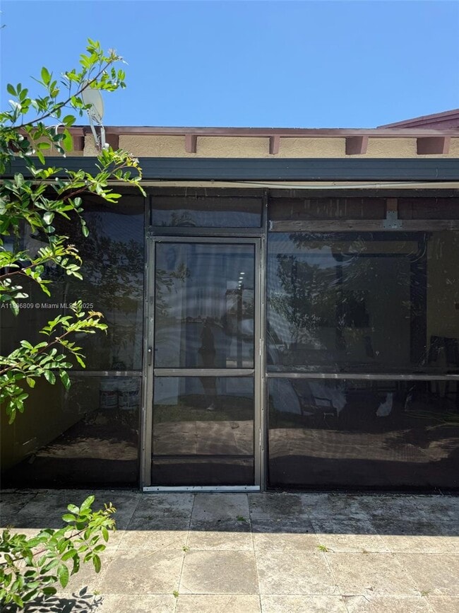 Building Photo - 2701 SW 58th Manor
