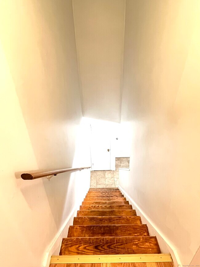 Building Photo - 131 Woodland Dr