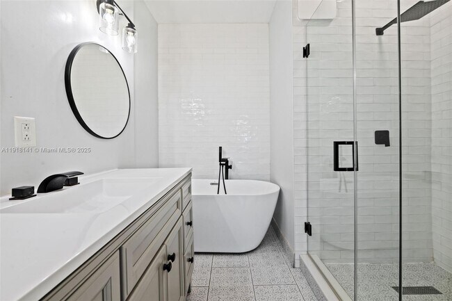 Building Photo - 874 NW 170th Terrace