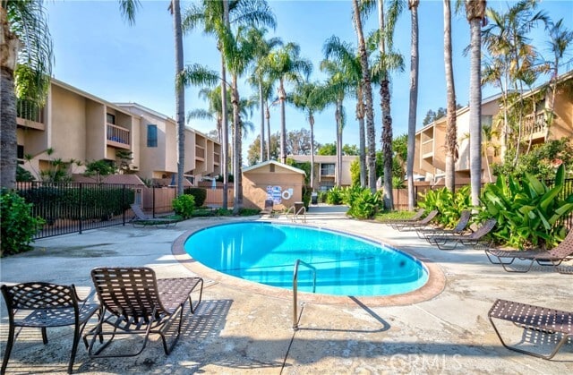 Building Photo - 1520 Windsor Ln