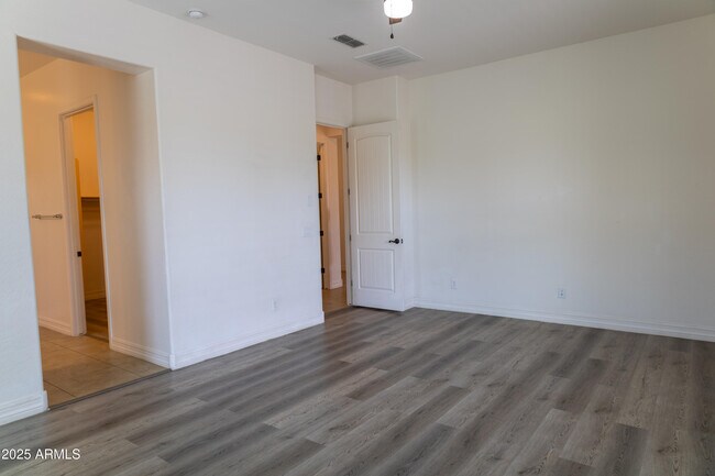 Building Photo - 4571 N Arbor Way