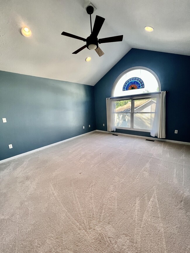 Building Photo - 229 Palisades Dr