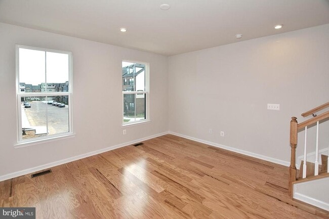 Building Photo - 43398 Apple Orch Sq