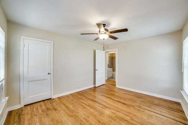 Building Photo - CHARMING MID-CENTURY HOME IN DELLVIEW